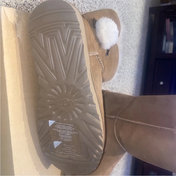 UGG Australia Irina Star Charm Suede Sheepskin Shearling Boots Womens Size 11 - Picture 3 of 7